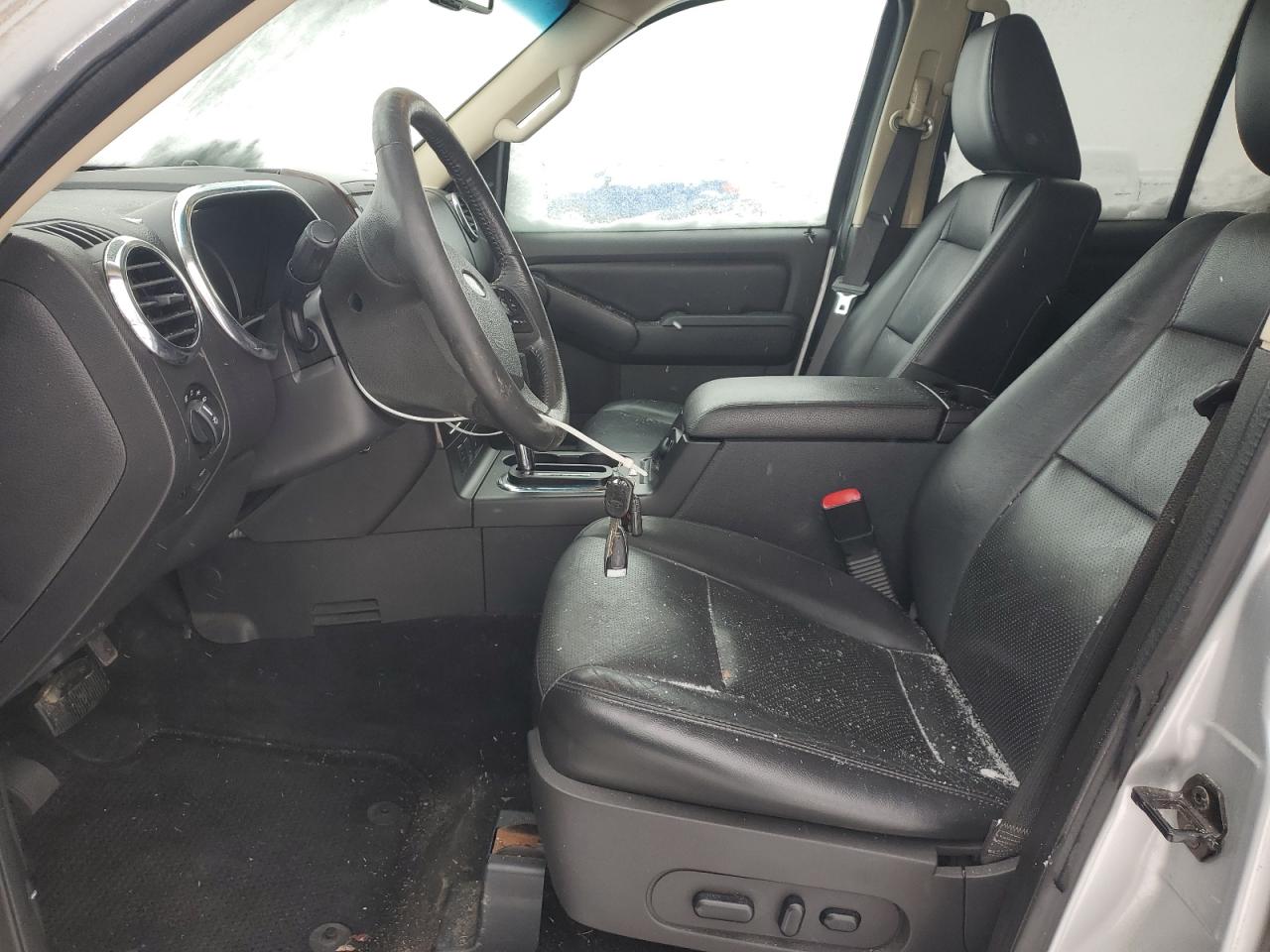 2010 Ford Explorer - Image 7