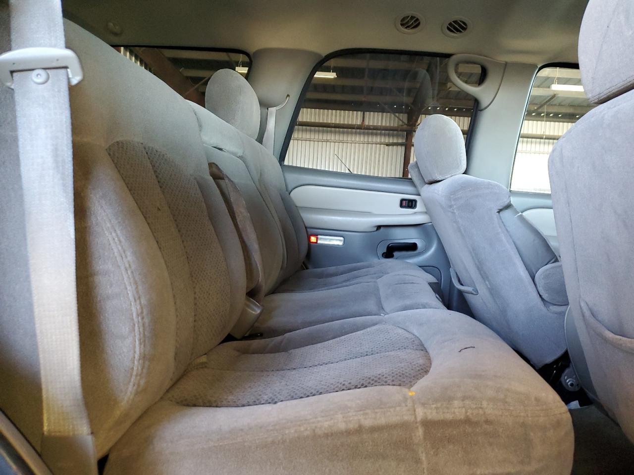 2000 Chevrolet Tahoe - Image 11