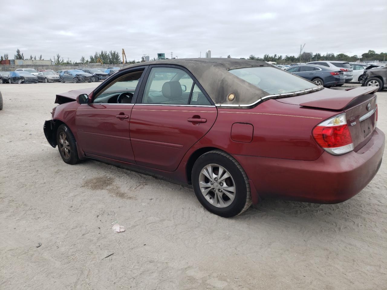 2005 Toyota Camry - Image 2