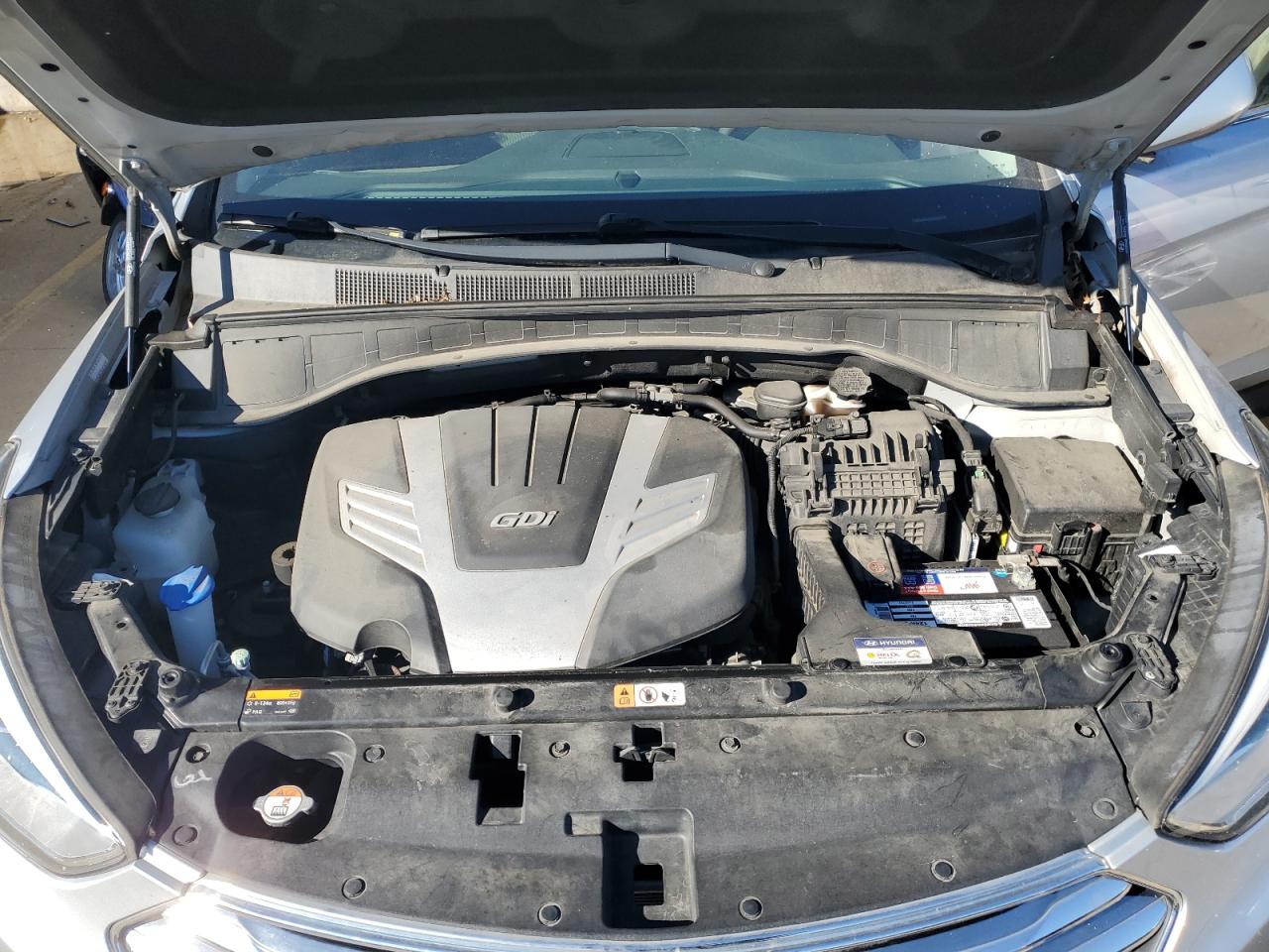 2016 Hyundai Santa Fe - Image 12
