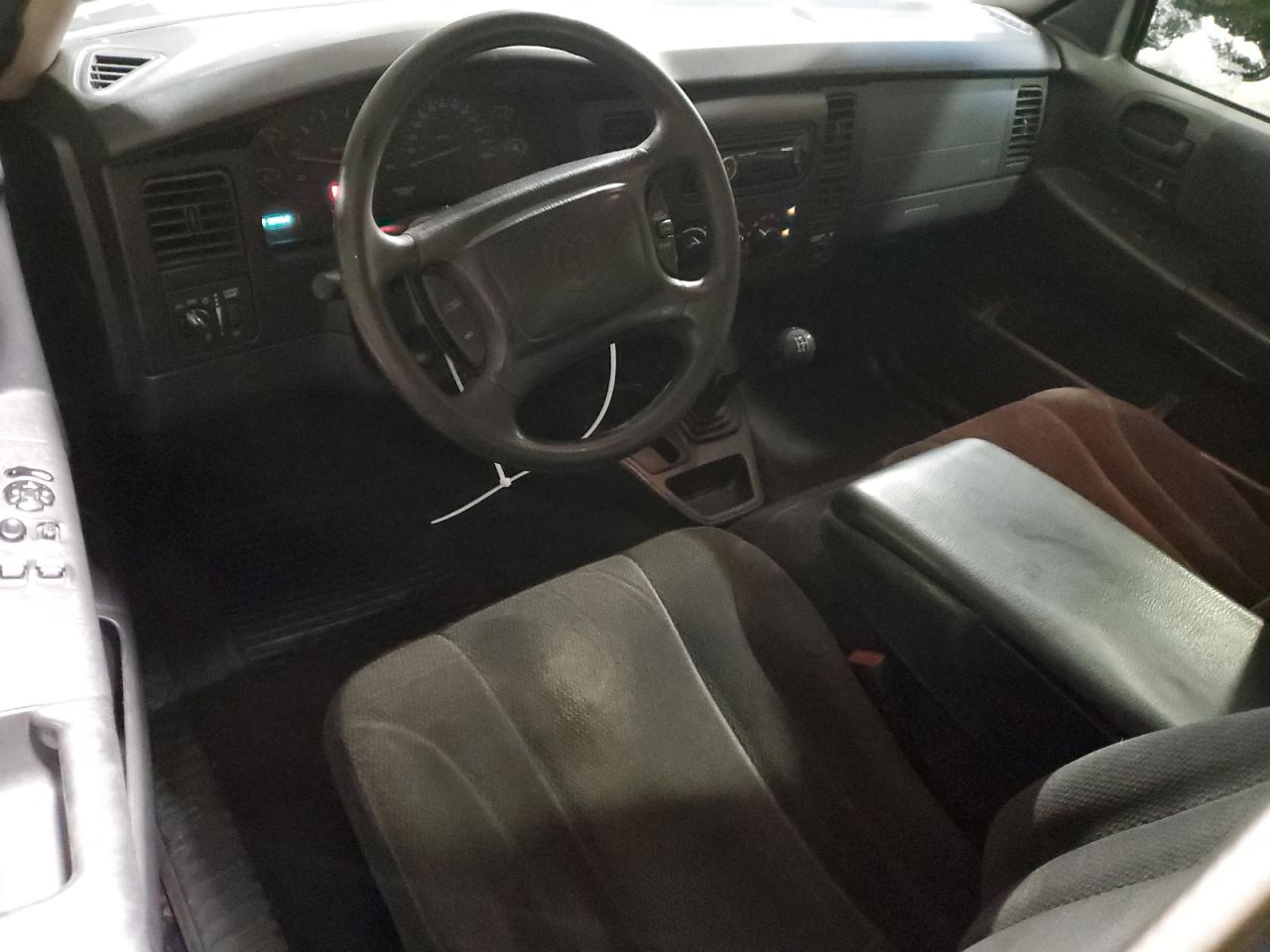 2002 Dodge Dakota Sport VIN: 1B7FL36X52S573765 Lot: 65226655