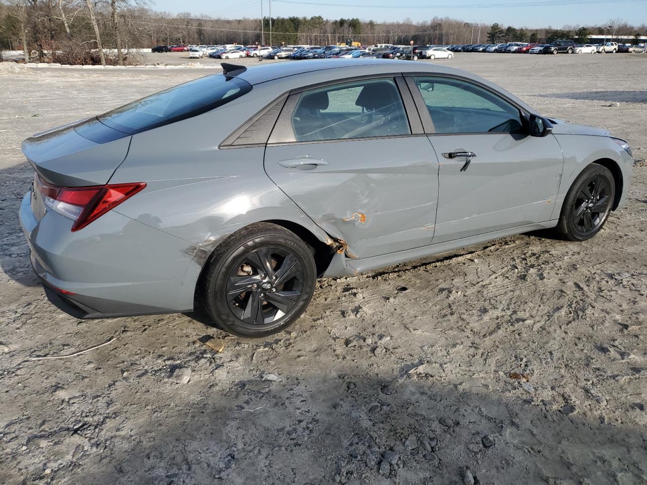 2021 Hyundai Elantra - Image 3