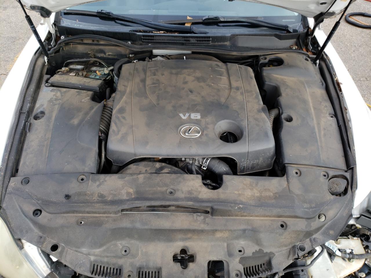 2011 Lexus IS - Image 12