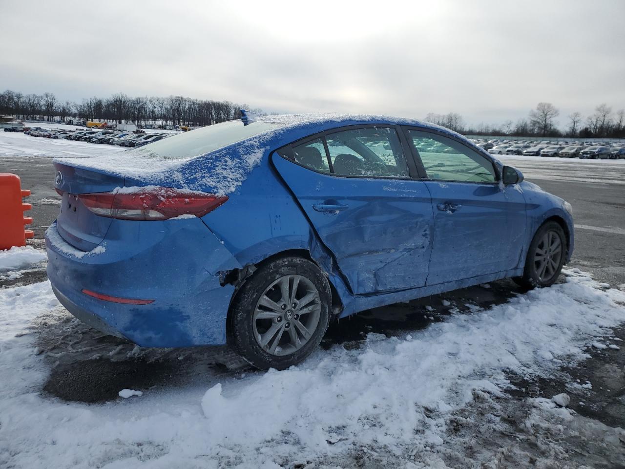 2017 Hyundai Elantra - Image 3