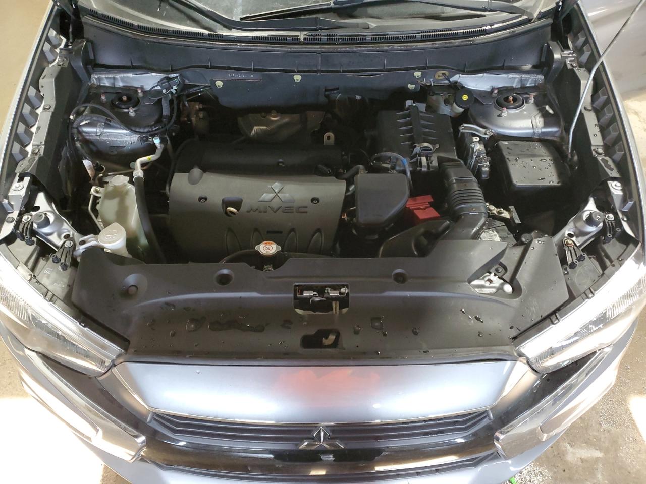 2017 Mitsubishi Outlander - Image 13