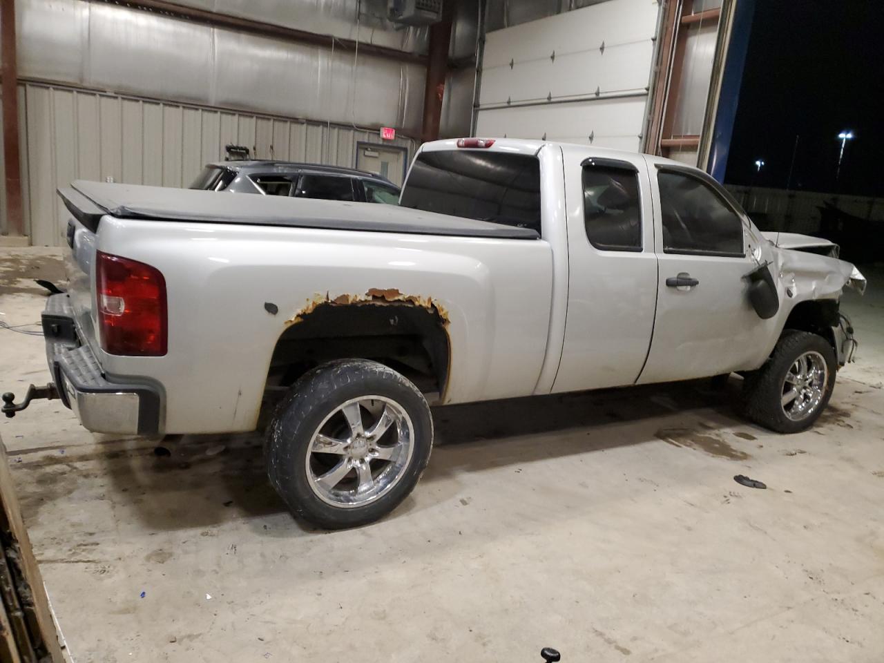 2011 Chevrolet Silverado - Image 3