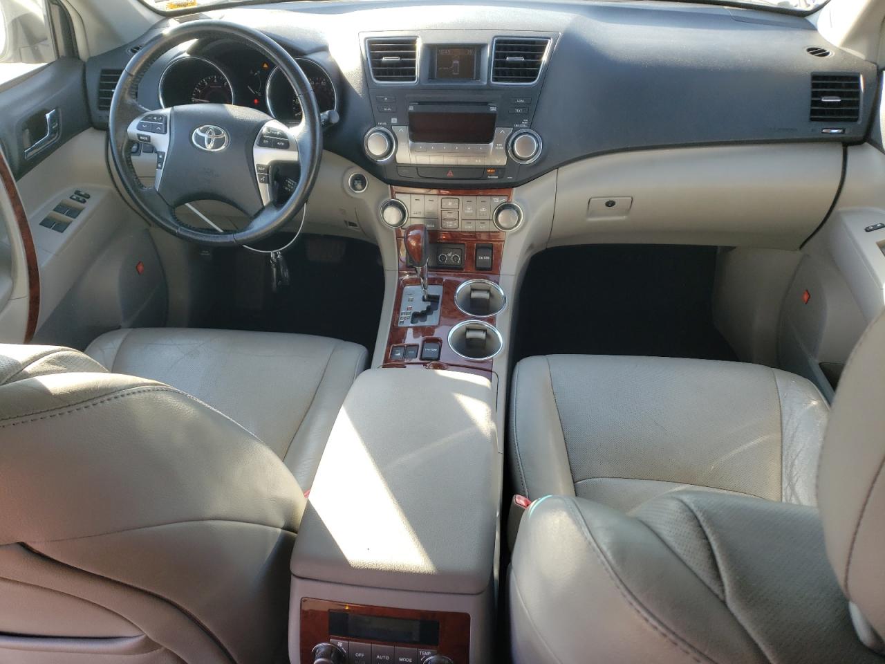 2011 Toyota Highlander - Image 8