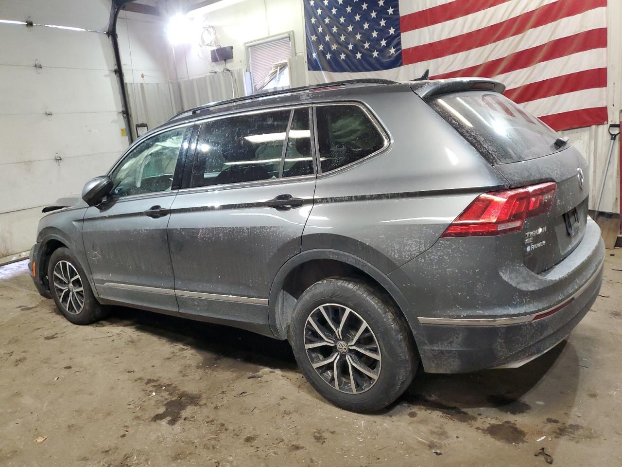 2021 Volkswagen Tiguan - Image 2