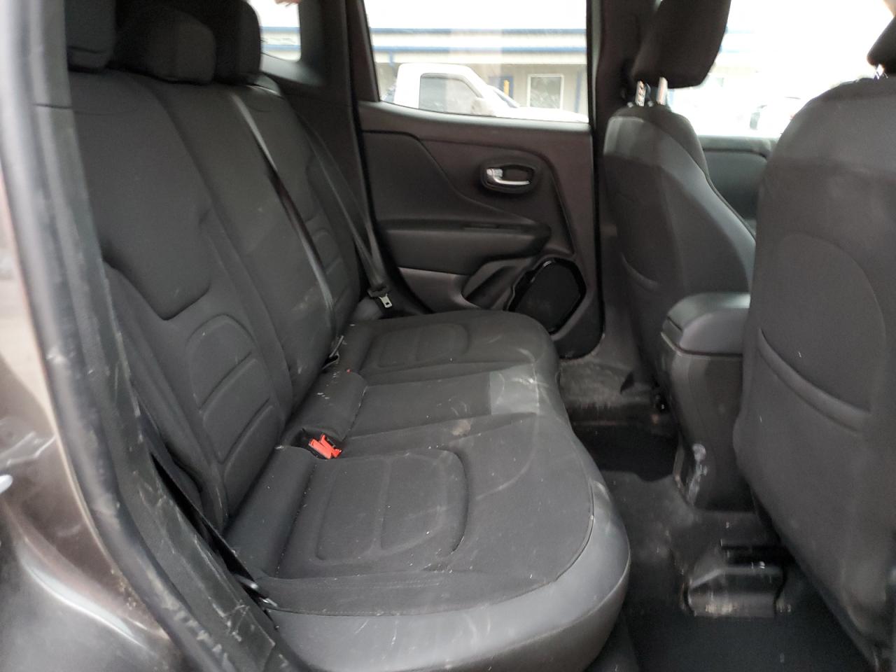 2017 Jeep Renegade - Image 12