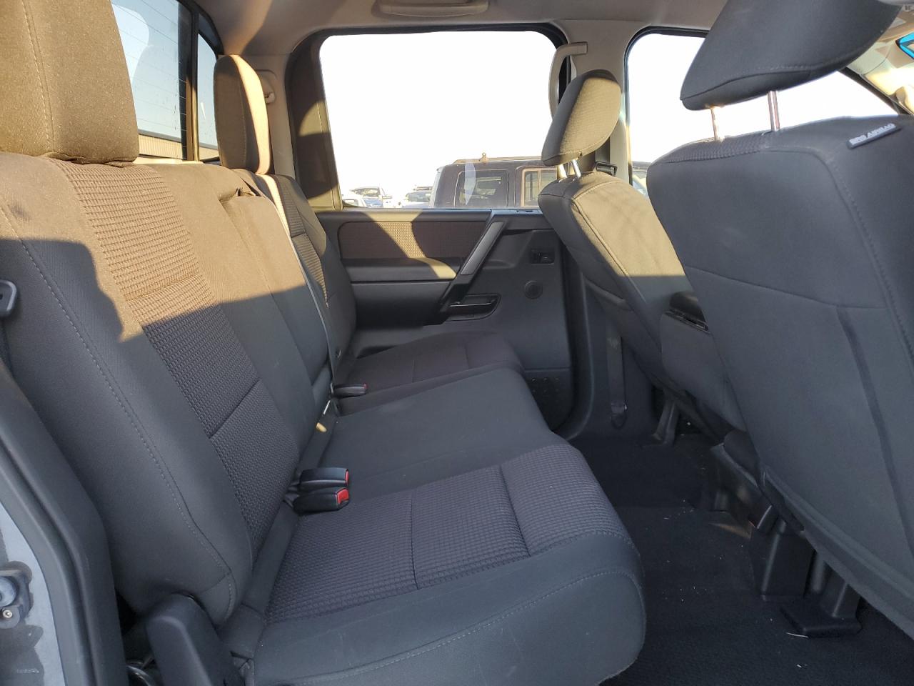 2012 Nissan Titan - Image 10