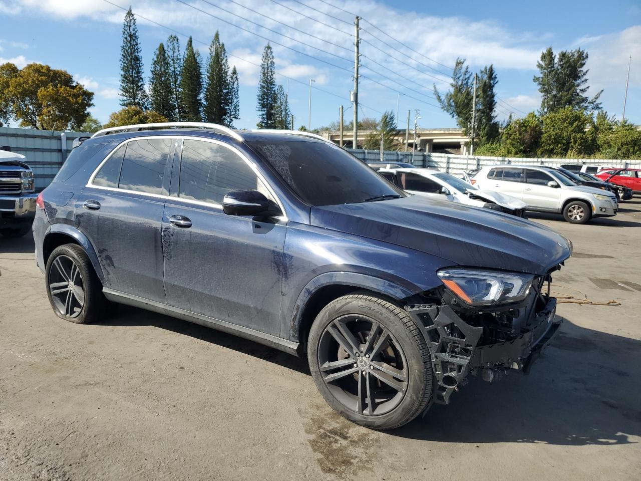 2021 Mercedes-Benz GLE - Image 4