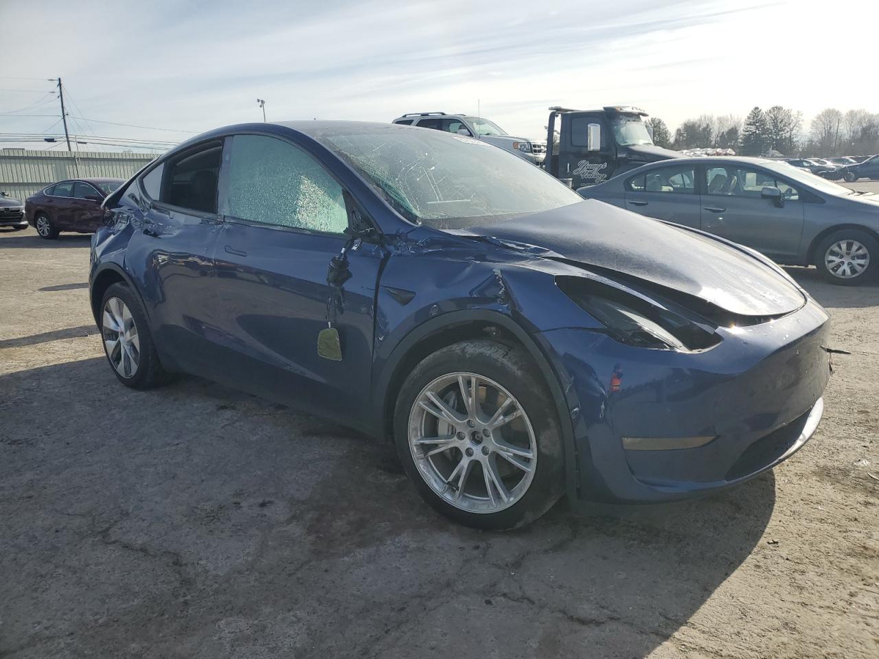 VIN 7SAYGDEE6PA137773 2023 TESLA MODEL Y no.4