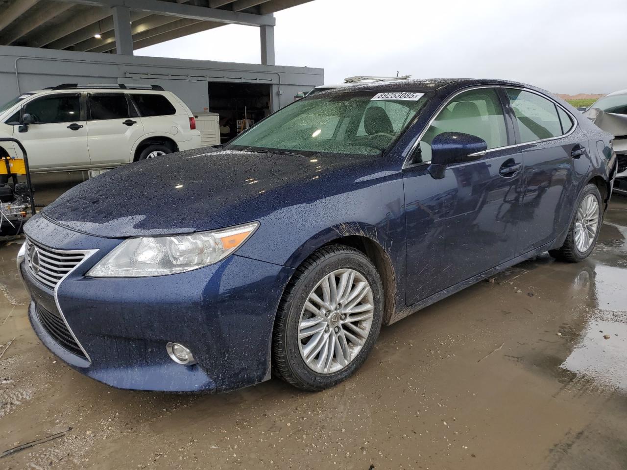 2015 Lexus ES - Image 1