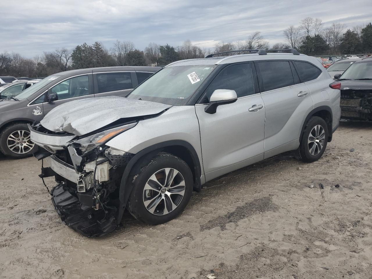 2020 Toyota Highlander - Image 1