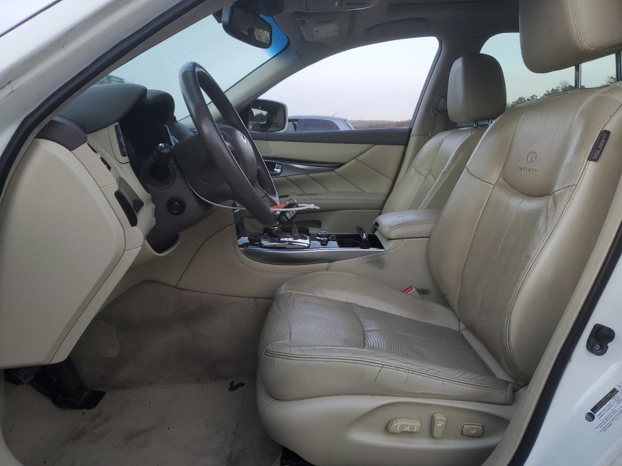 2012 Infiniti M - Image 7