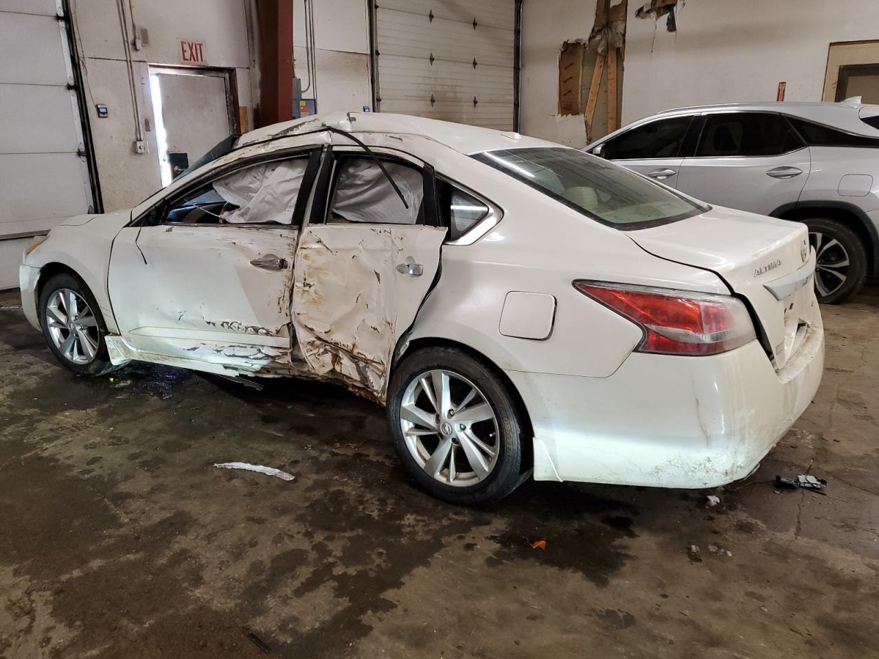 2014 Nissan Altima - Image 2