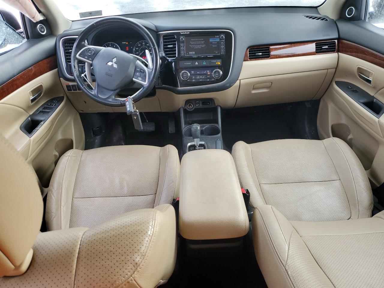 2015 Mitsubishi Outlander - Image 8