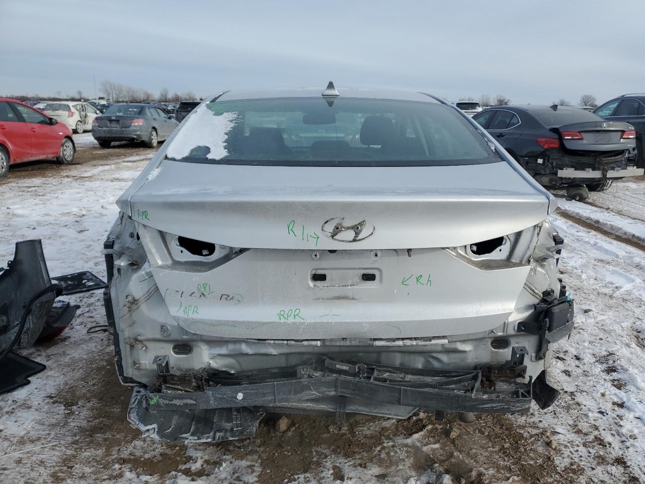 2017 Hyundai Elantra - Image 6