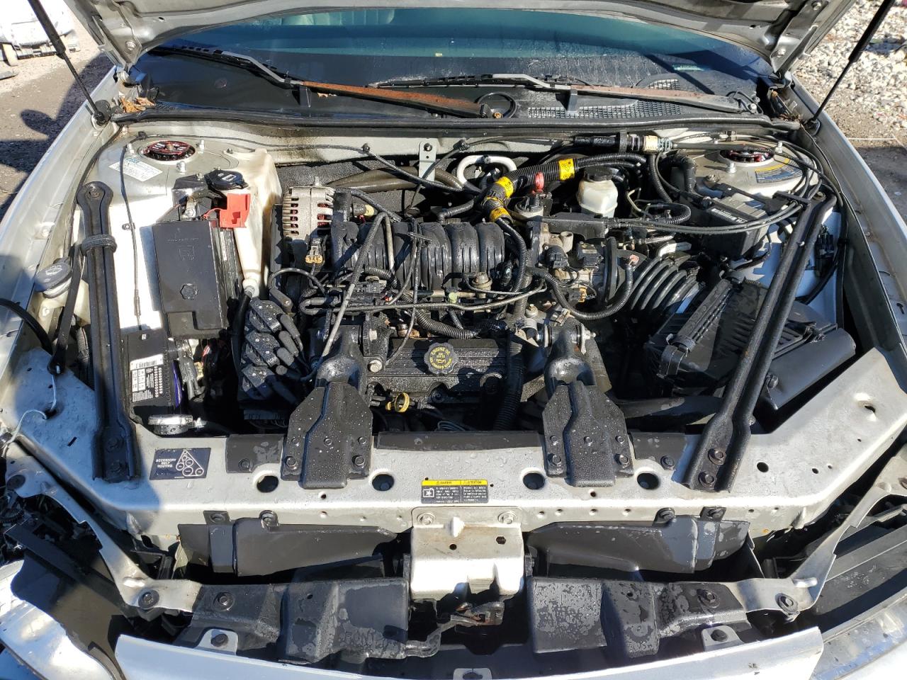 2002 Pontiac Grand Prix - Image 11
