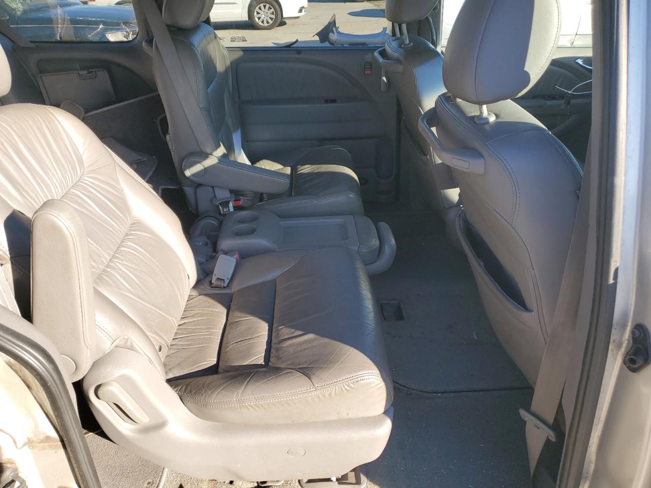 2008 Honda Odyssey - Image 11
