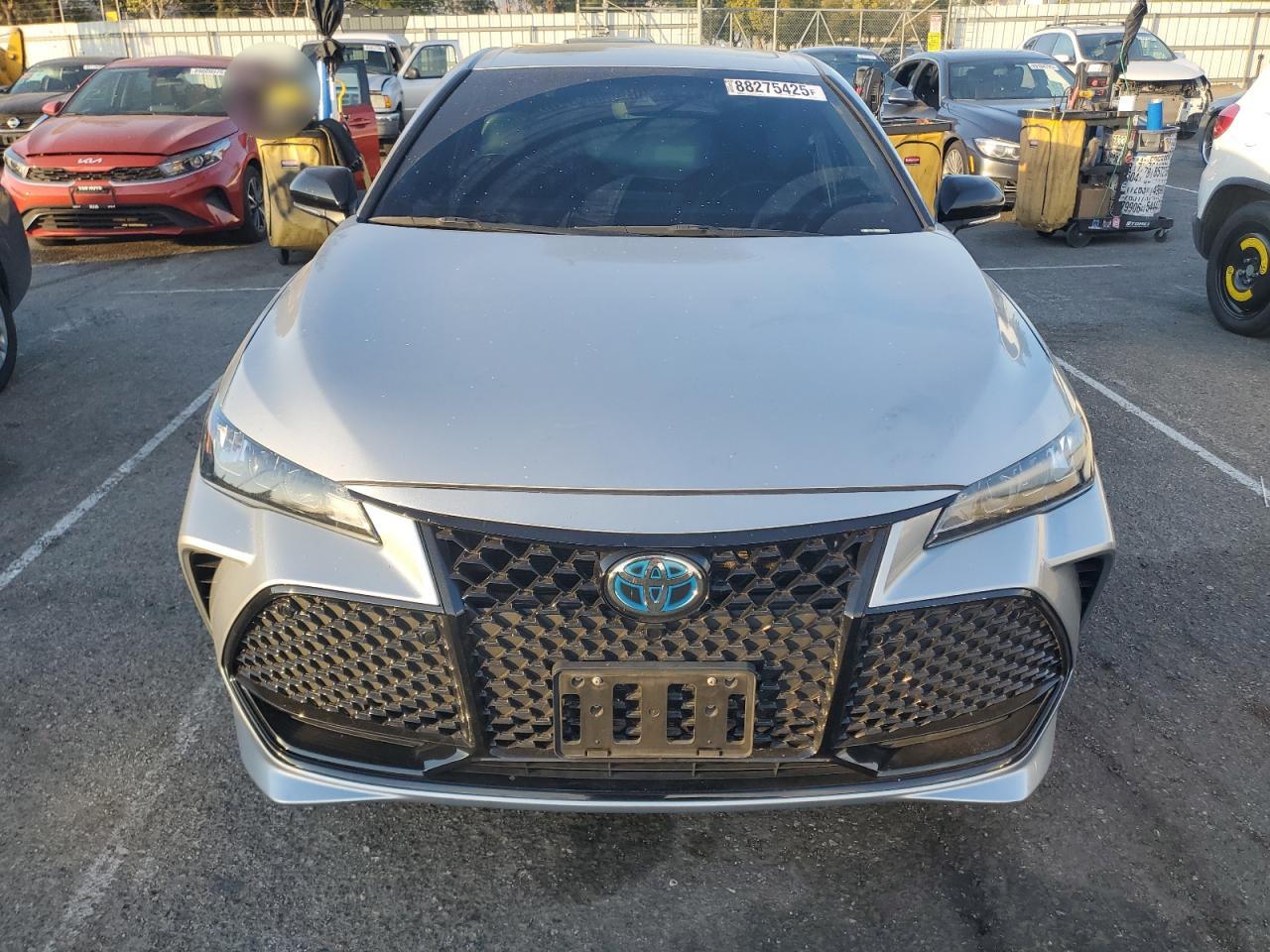 2021 Toyota Avalon - Image 5
