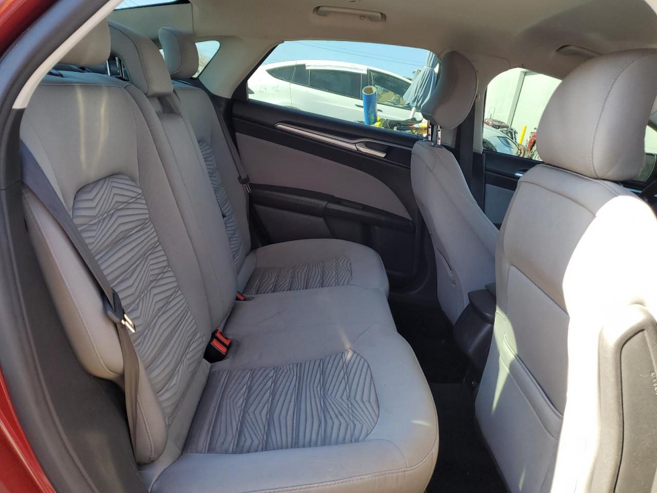 2016 Ford Fusion - Image 10
