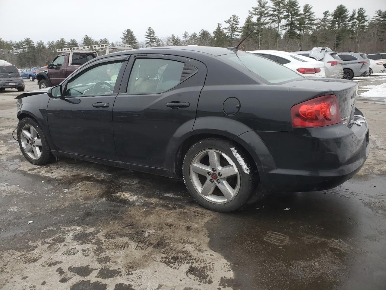 2011 Dodge Avenger - Image 2
