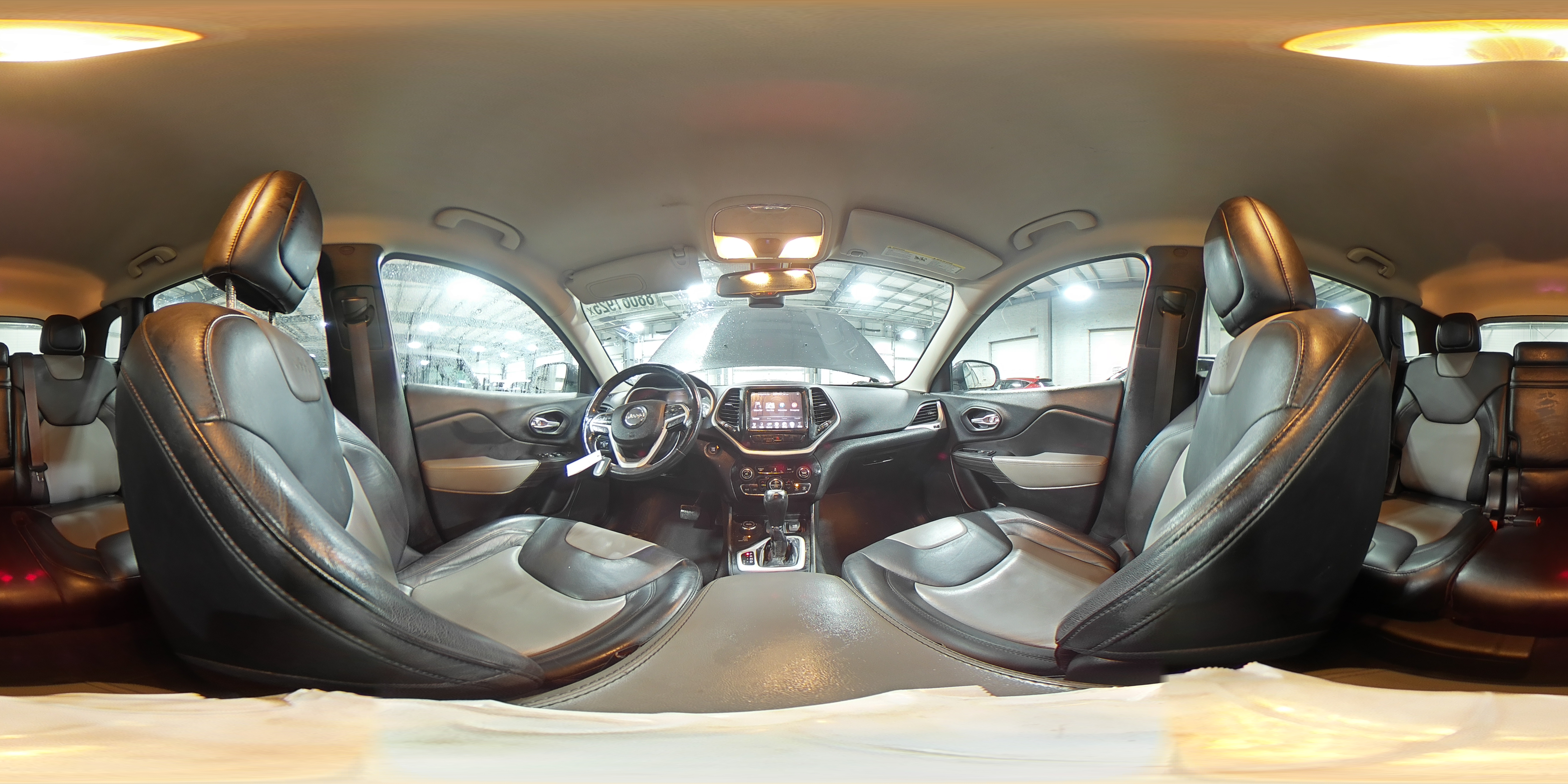 2014 Jeep Grand Cherokee - Image 16