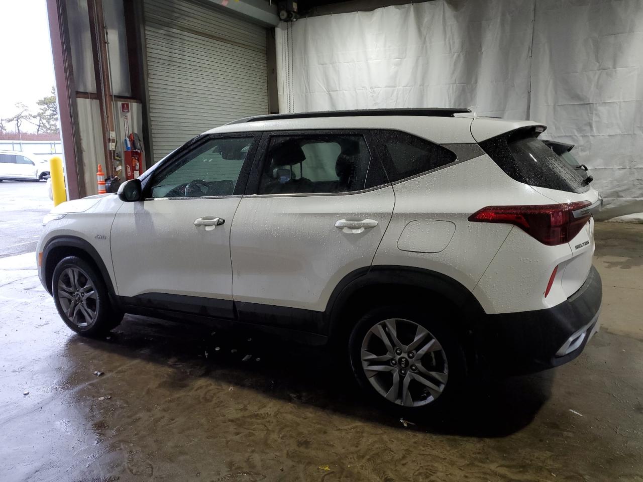 2021 Kia Seltos - Image 2