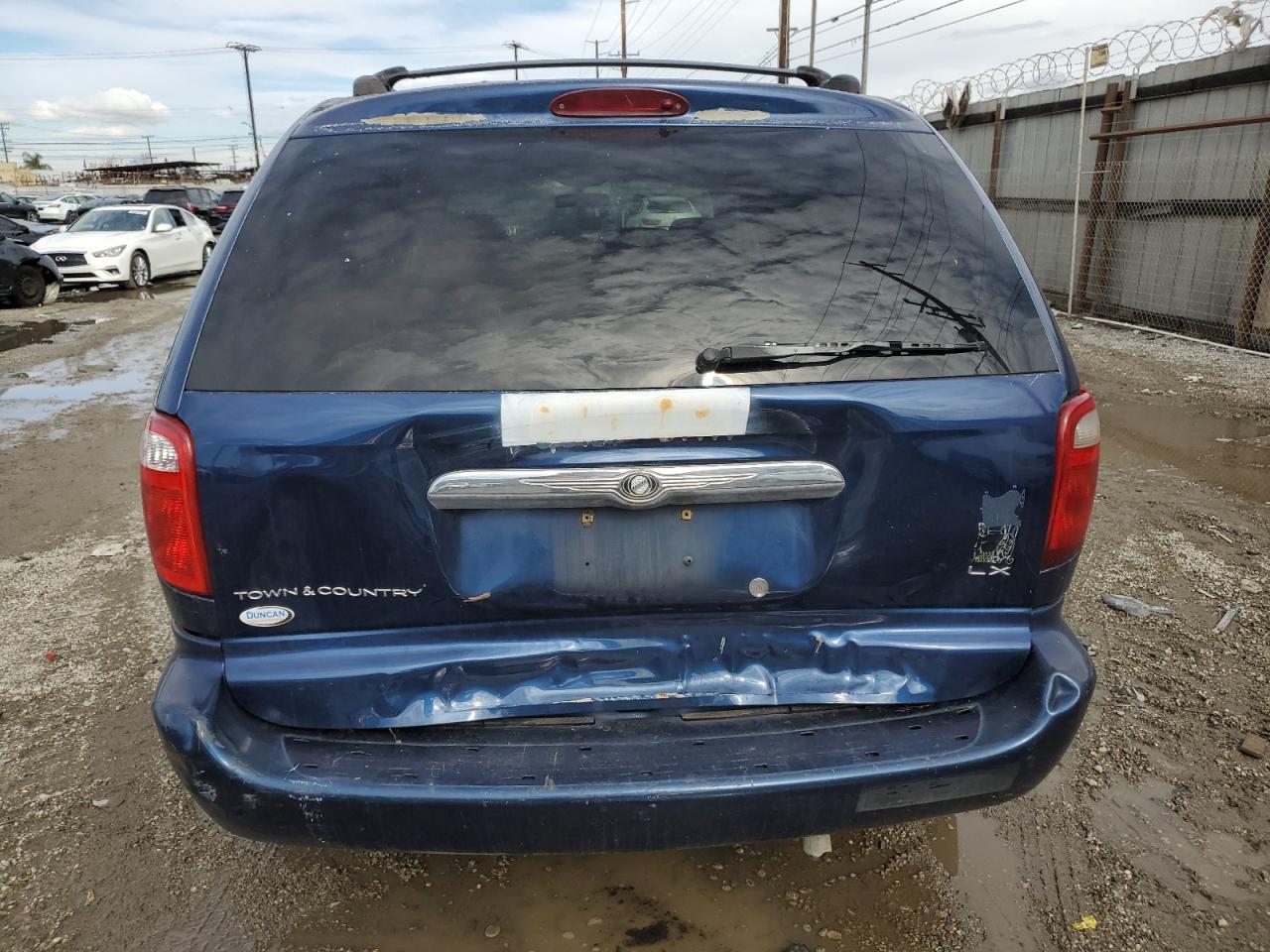 2002 Chrysler Town & Country - Image 6