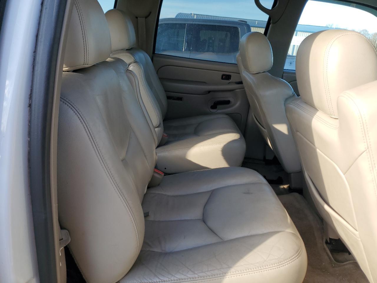 2004 GMC Yukon - Image 11