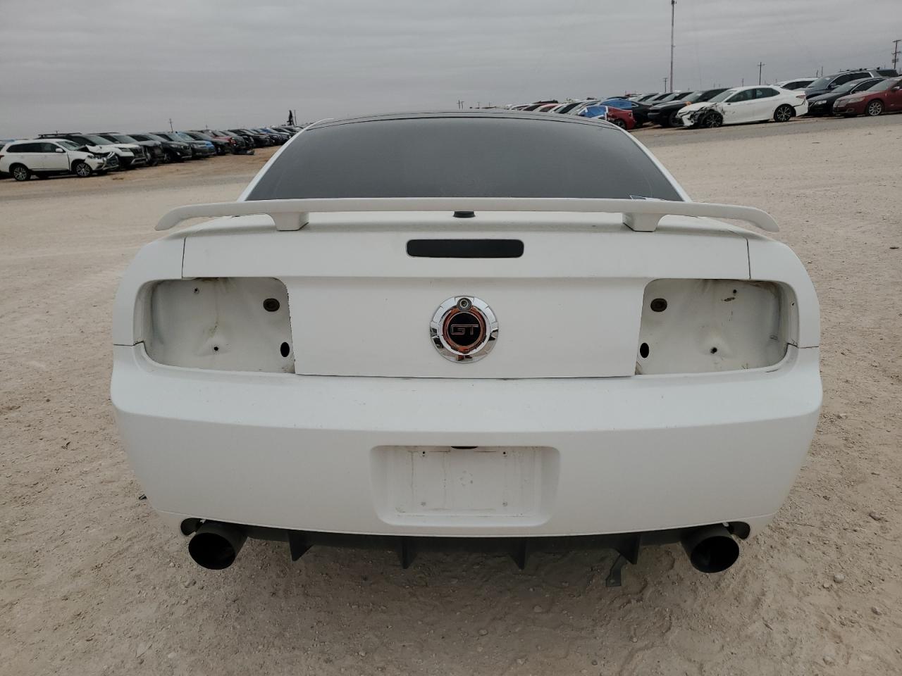 2009 Ford Mustang - Image 6