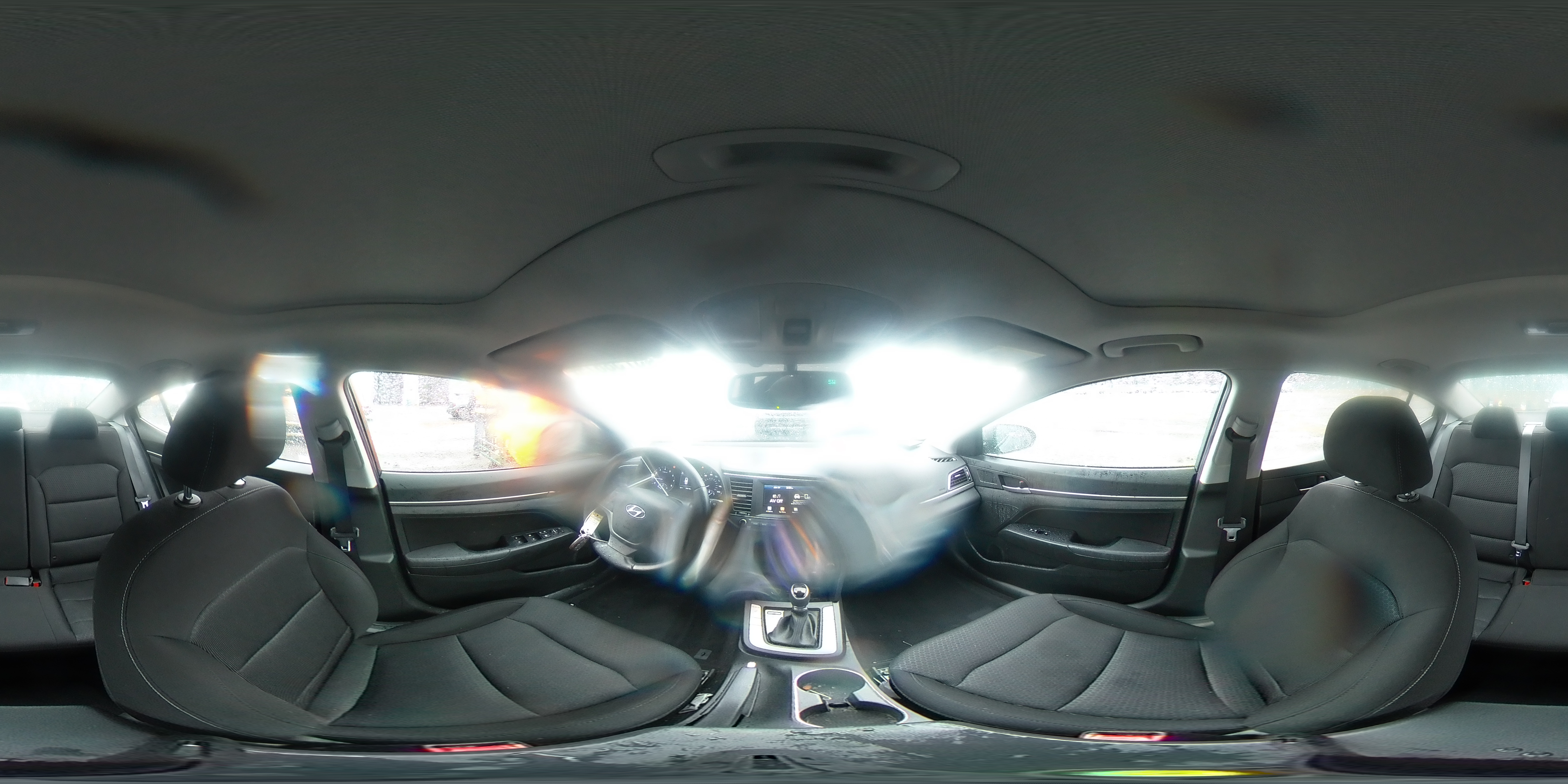 2018 Hyundai Elantra - Image 13
