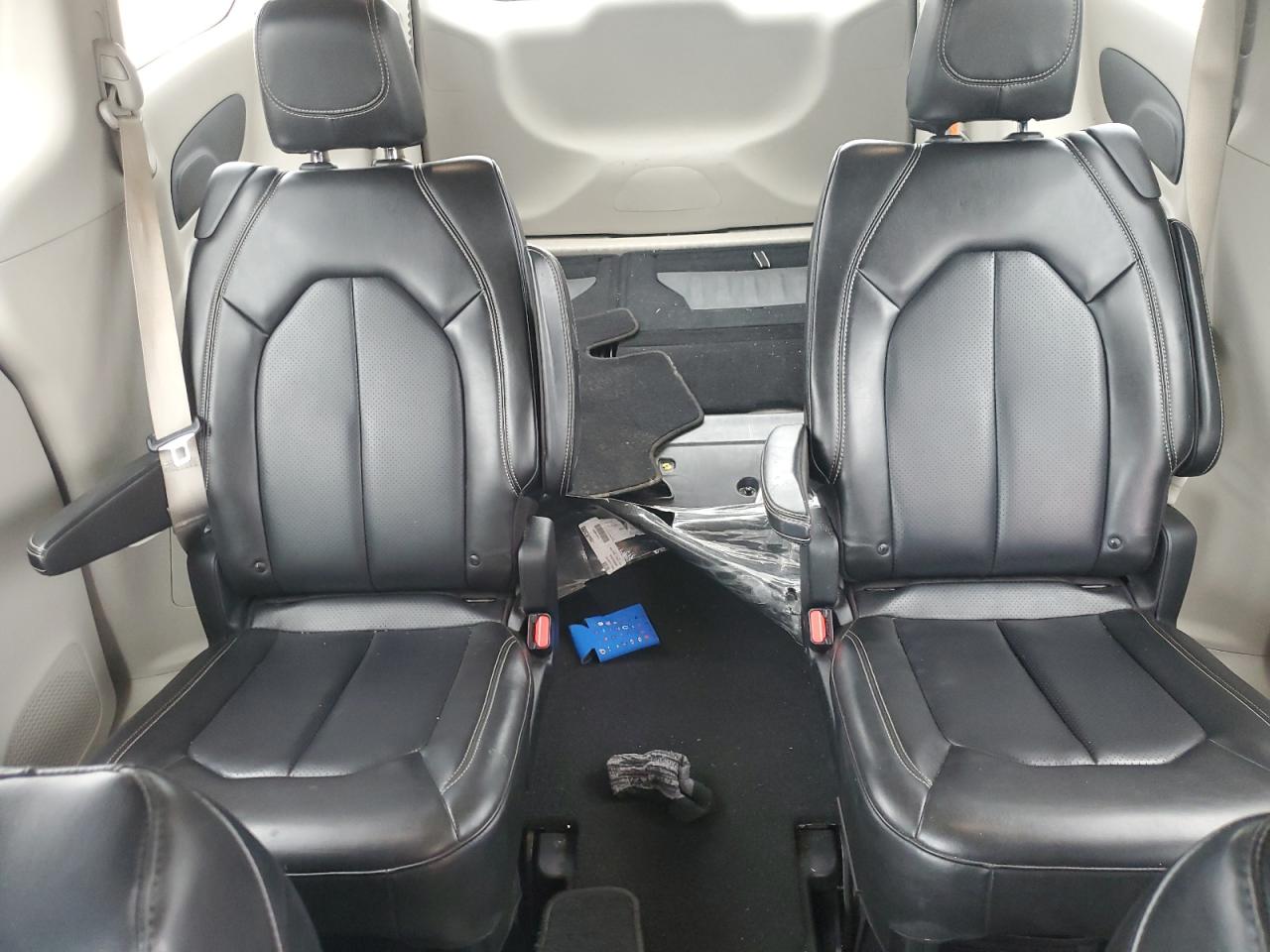 2020 Chrysler Voyager - Image 10
