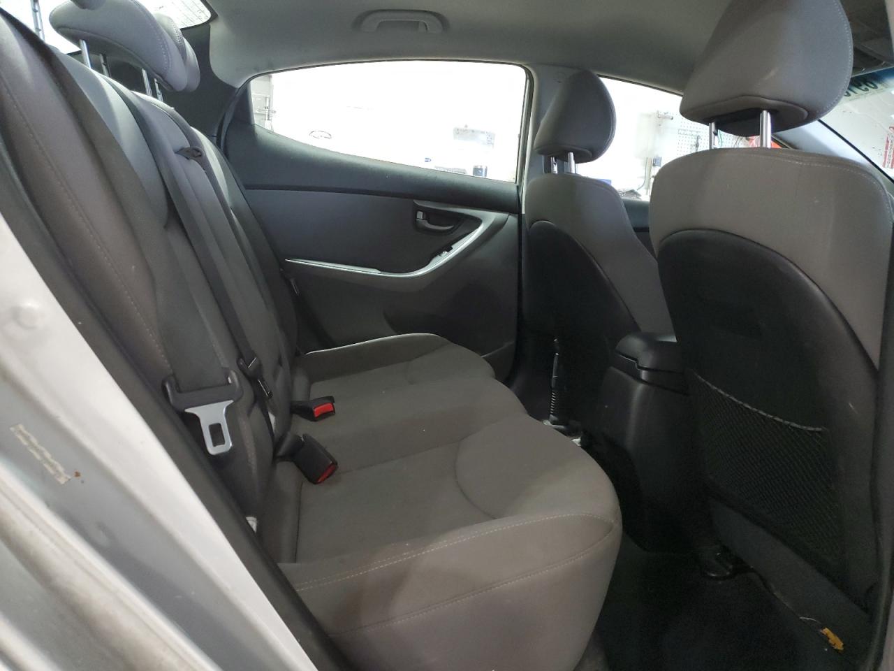 2014 Hyundai Elantra - Image 10