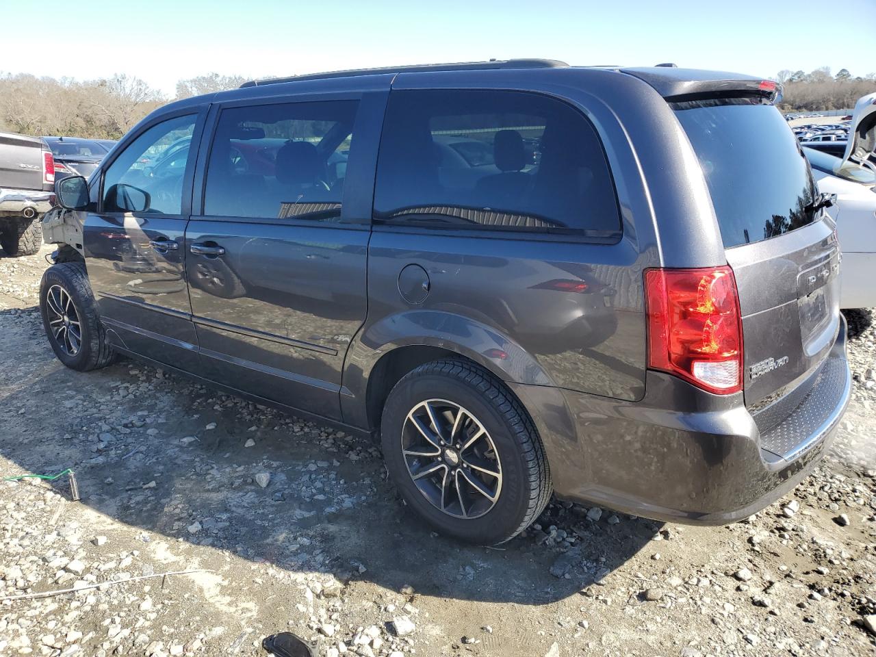 2017 Dodge Caravan - Image 2