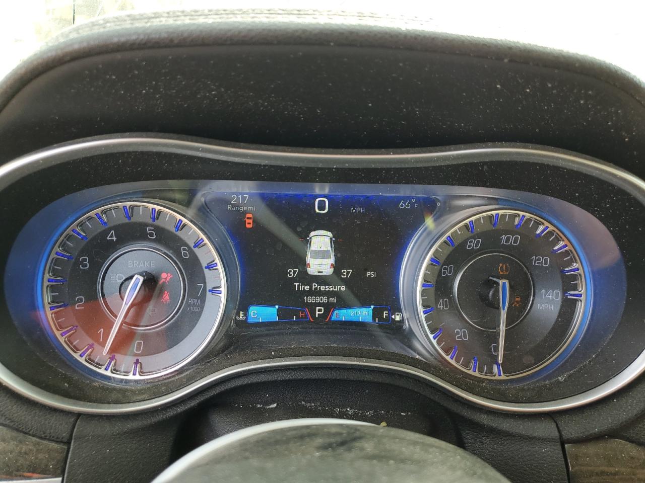2016 Chrysler 300 - Image 9
