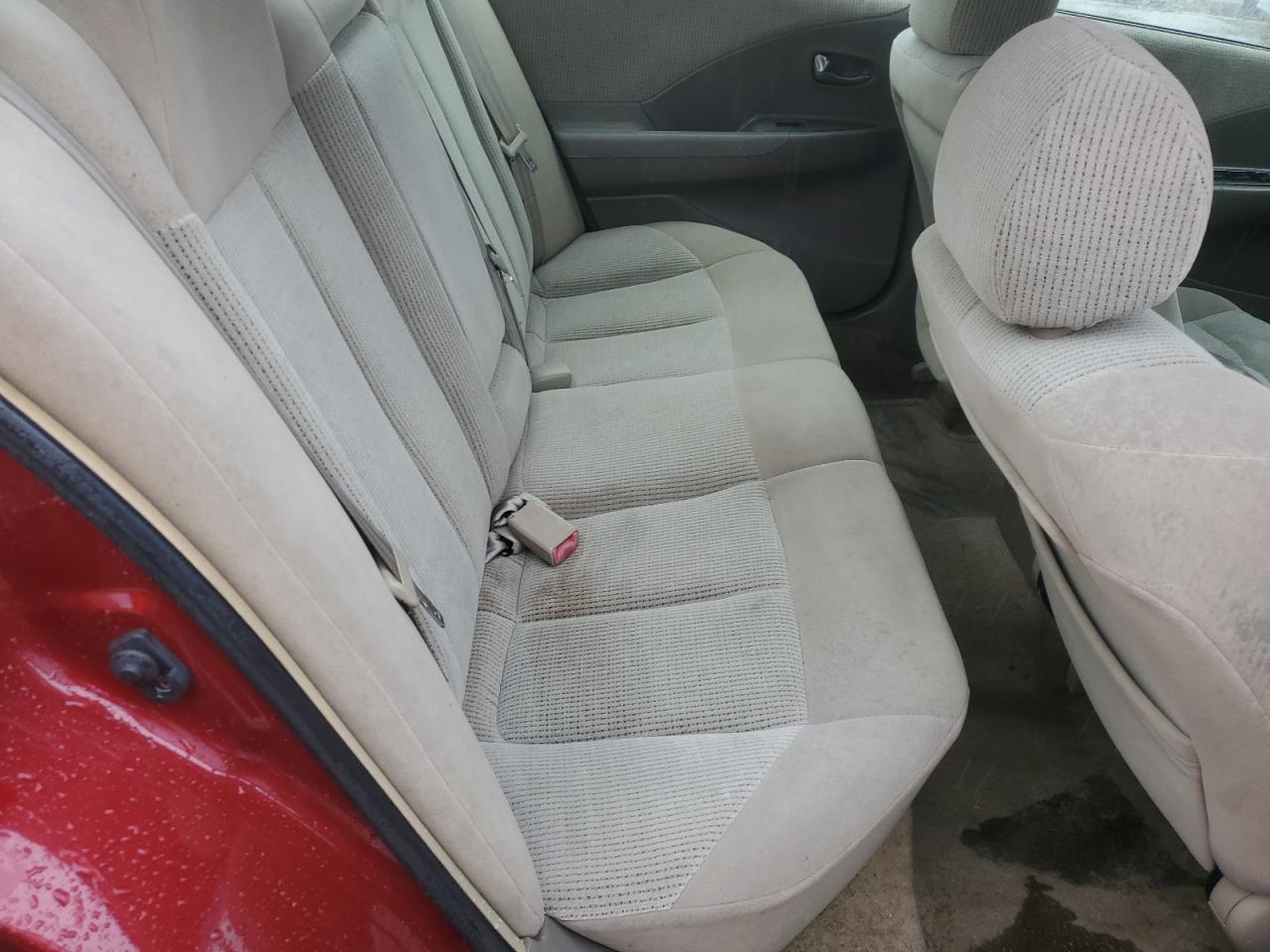 2004 Nissan Altima - Image 10
