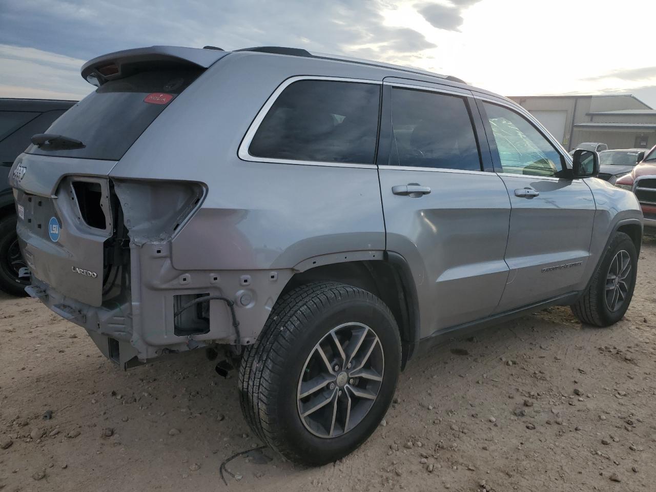 2018 Jeep Grand Cherokee - Image 3