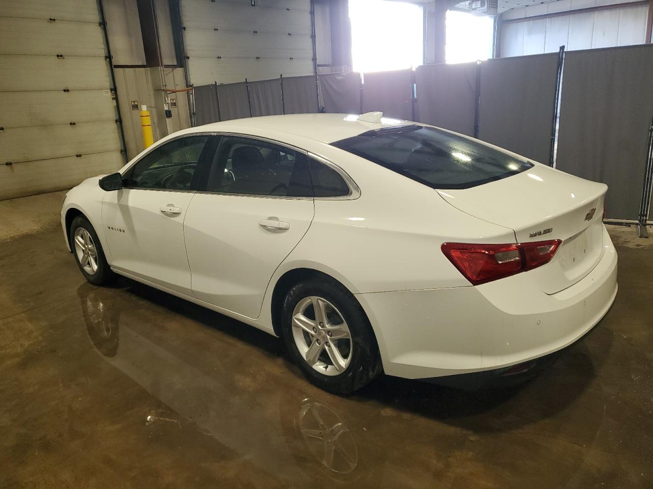 2023 Chevrolet Malibu - Image 2