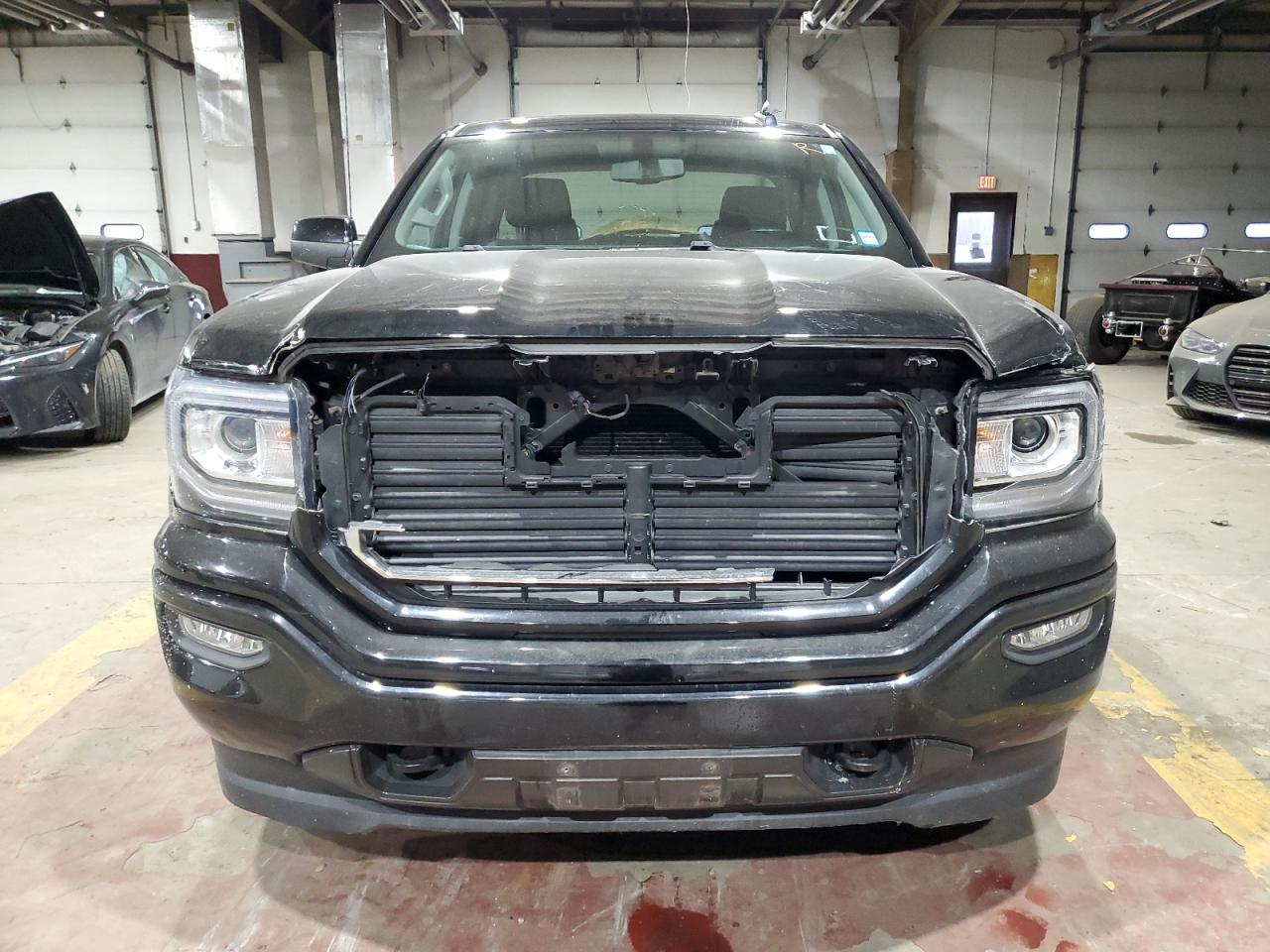 2018 GMC Sierra - Image 5