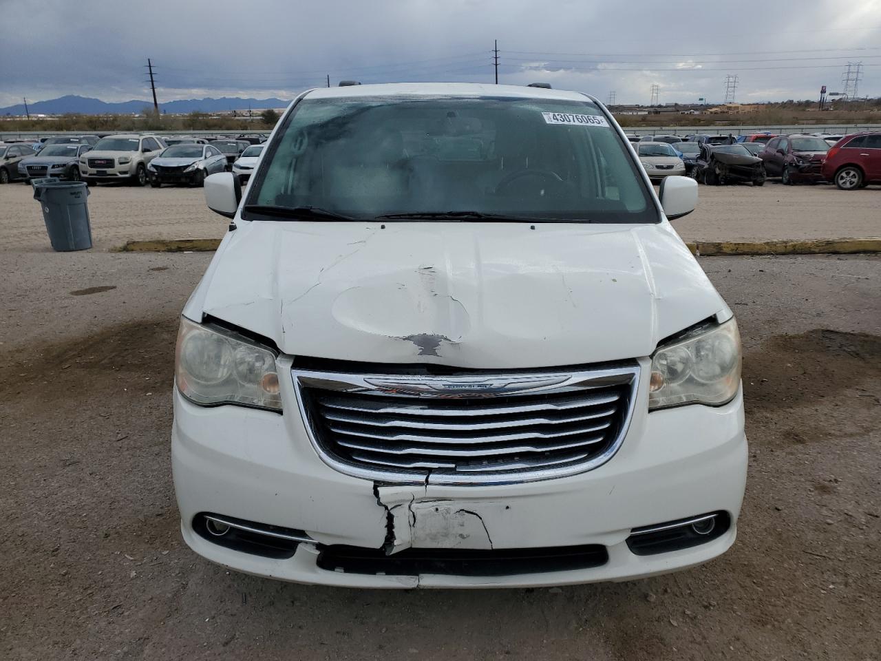 2013 Chrysler Town & Country - Image 5