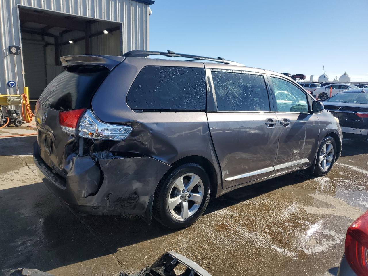 2012 Toyota Sienna - Image 3