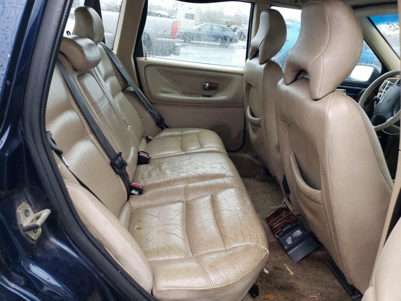 1998 Volvo V70 - Image 10
