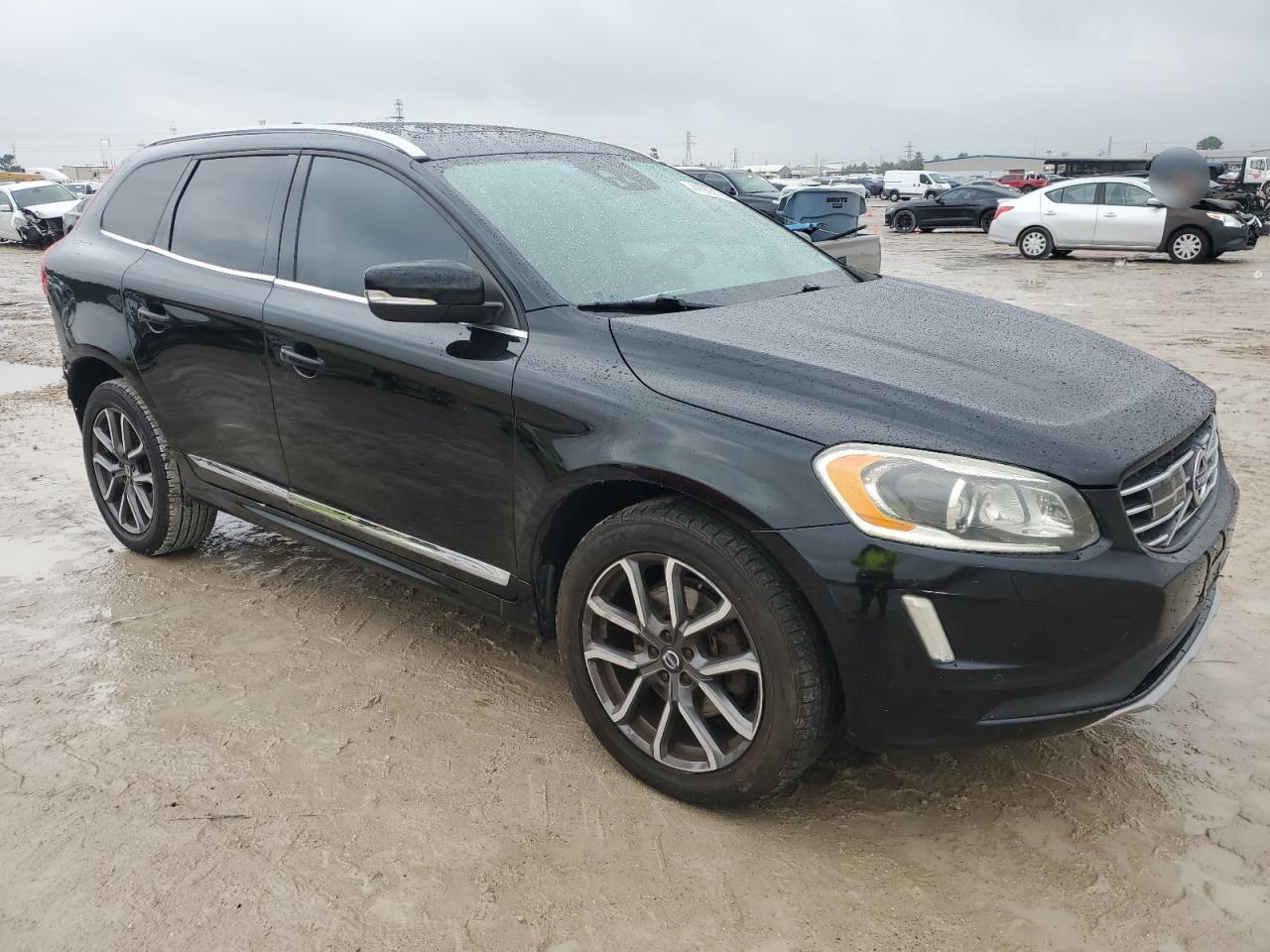 2016 Volvo XC60 - Image 4