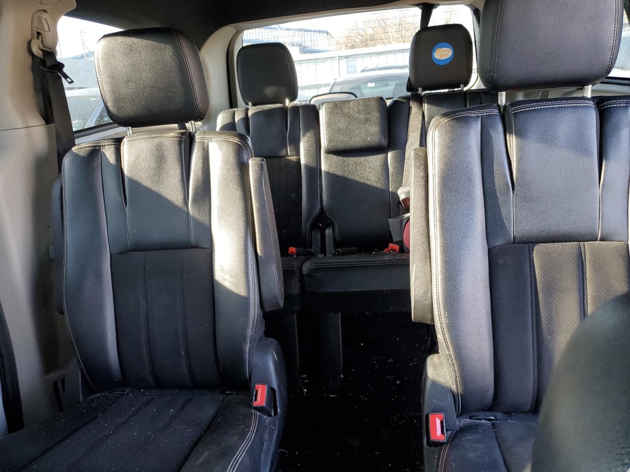 2019 Dodge Caravan - Image 10