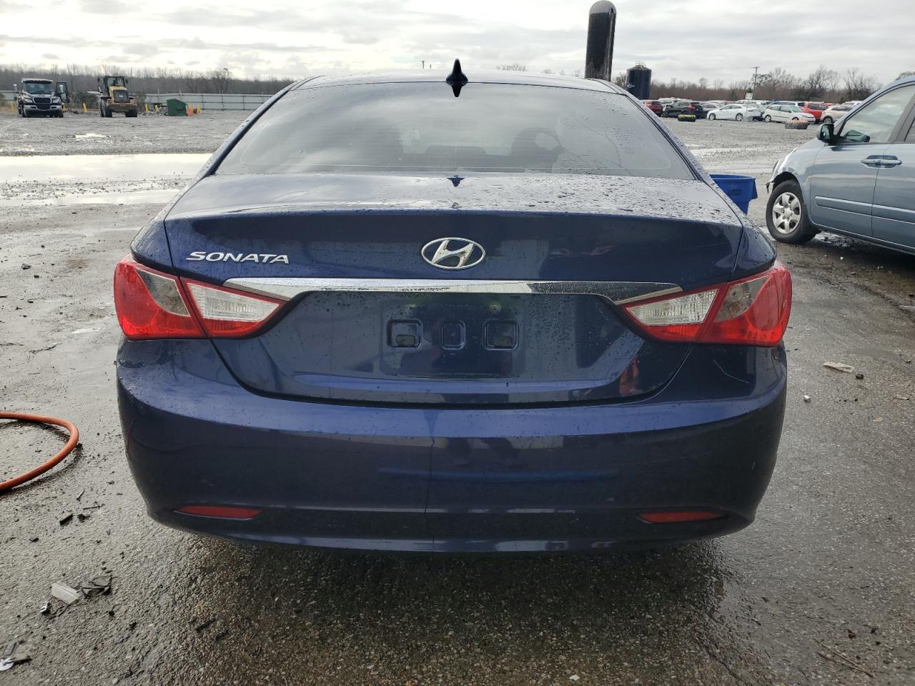 2011 Hyundai Sonata - Image 6