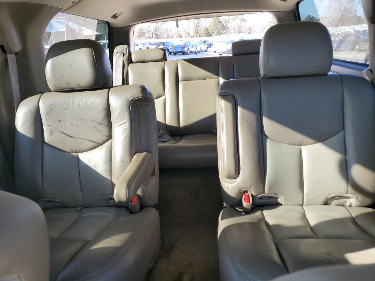 2003 GMC Yukon - Image 10