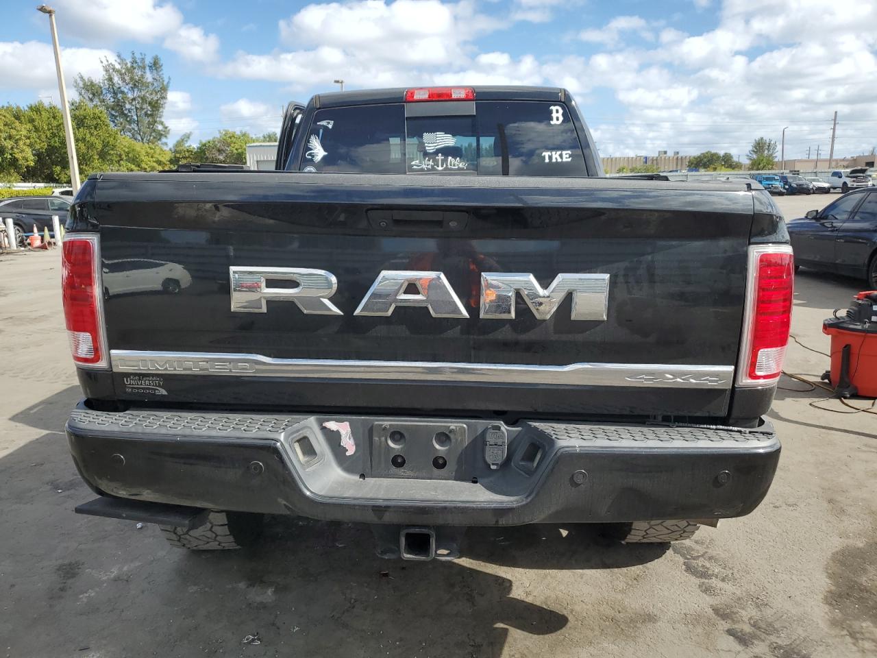 VIN 3C6UR5GL3JG213372 2018 RAM 2500 no.6