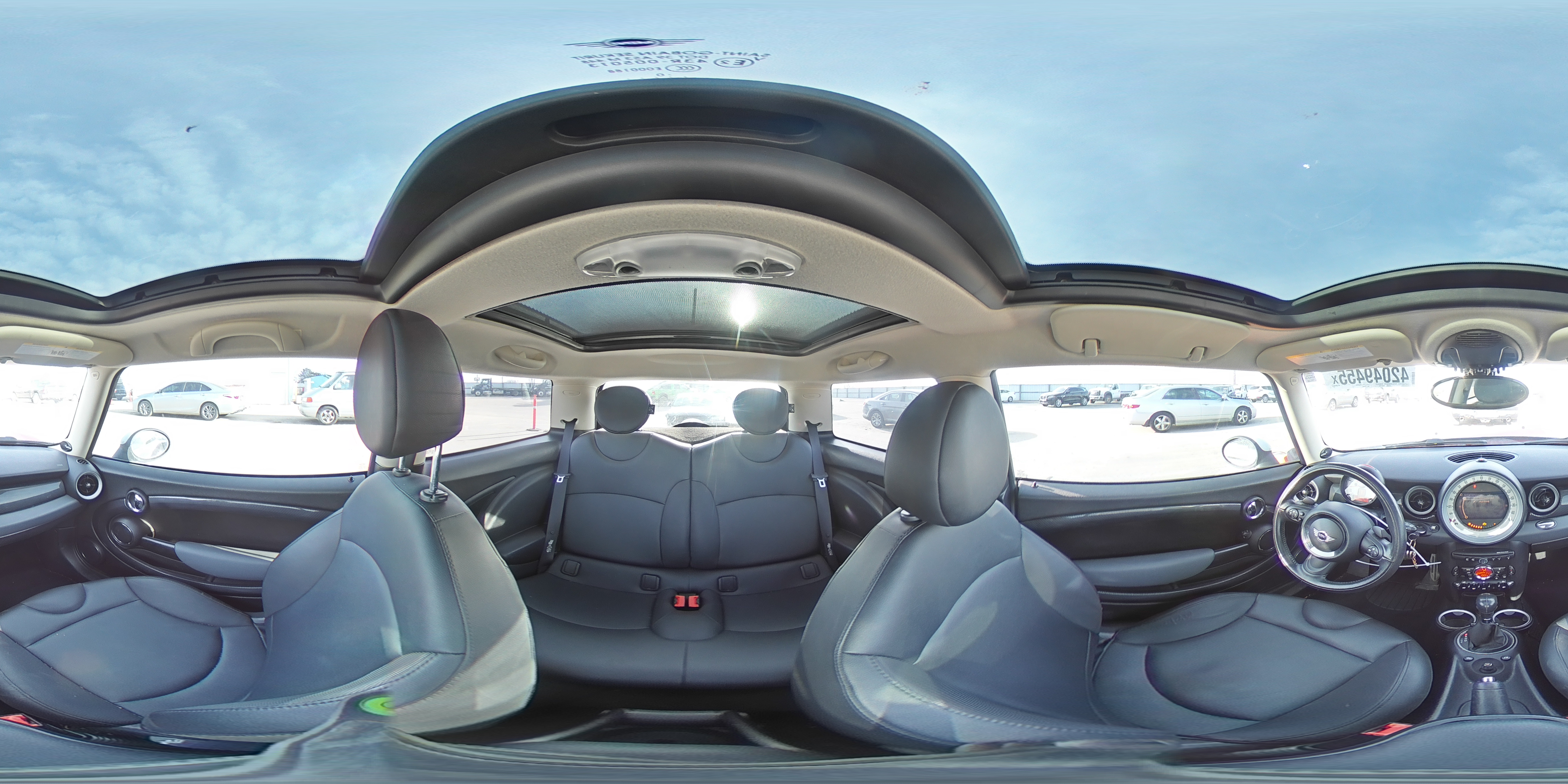 2011 MINI Cooper - Image 12